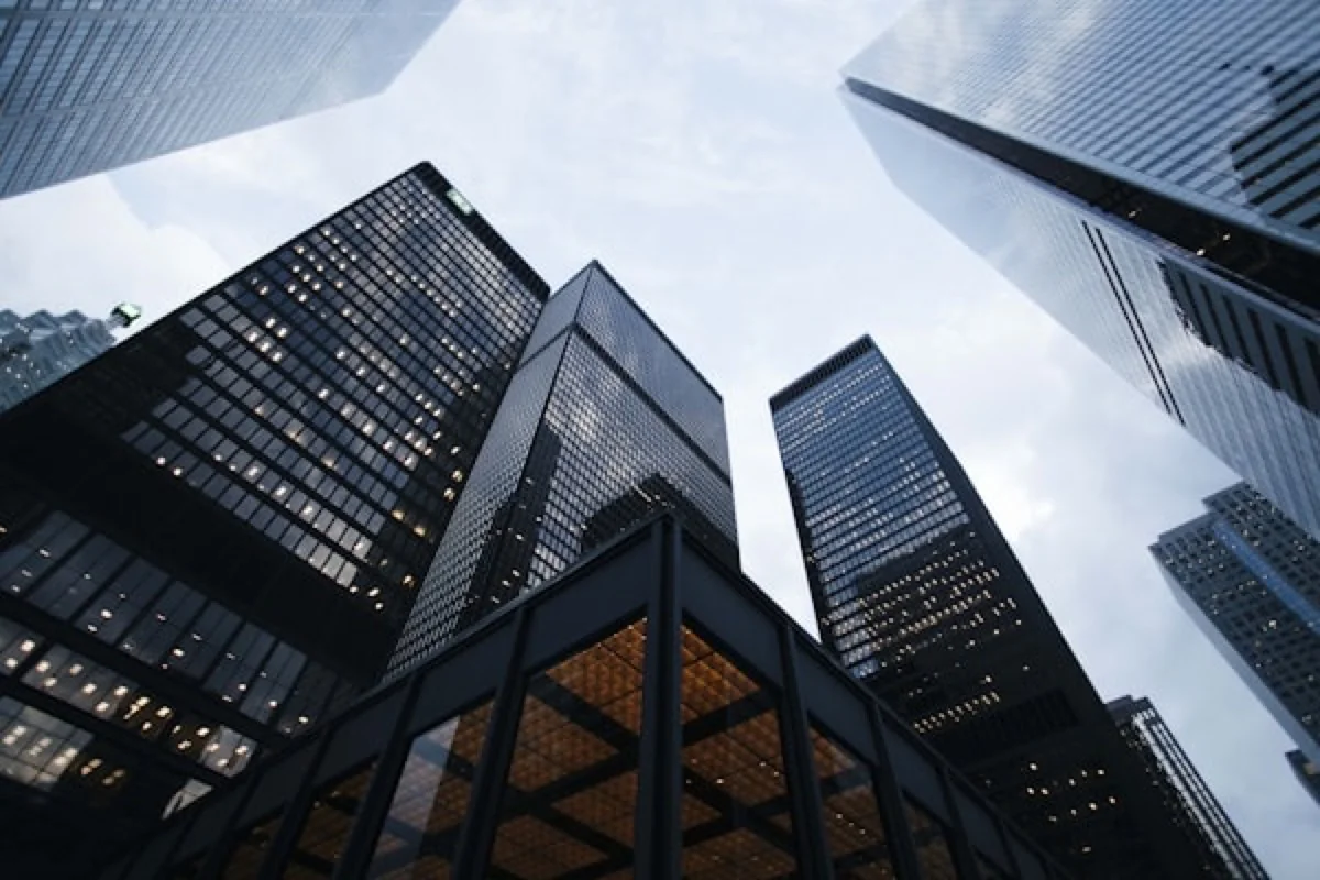 UAE Mainland Company Setup - Modern business district with skyscrapers